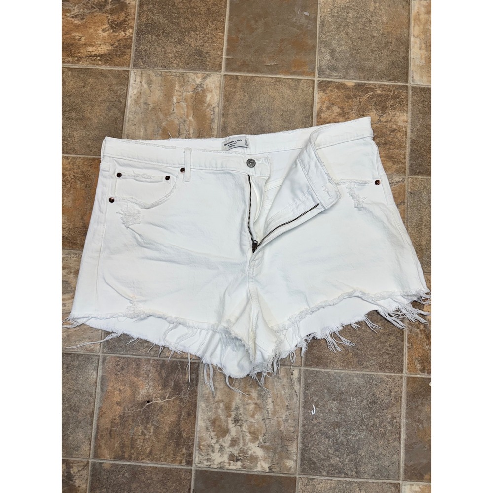 Abercrombie & Fitch The Mom Short High Rise White Distressed Denim Shorts Sz 18